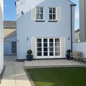 The Coach House Holiday home Cheltenham